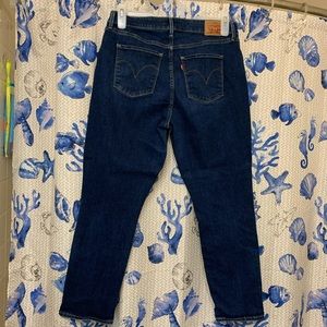 Levi classic mid rise skinny jeans